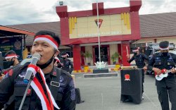 Lawan Corona, Anggota Brimob di Bone Nyanyikan Lagu 'Jangan Mudik'