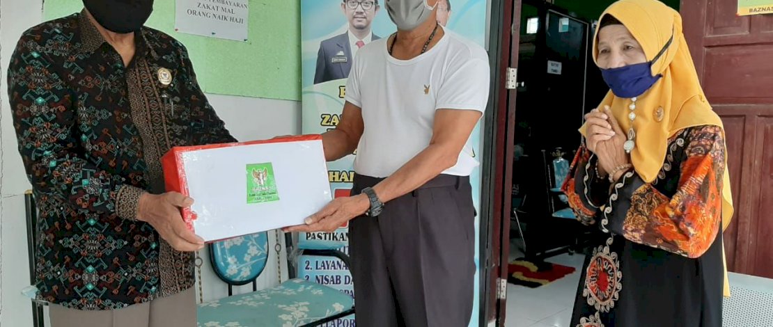 Serahkan 200 Masker, Baznas Luwu Dukung Program New Normal
