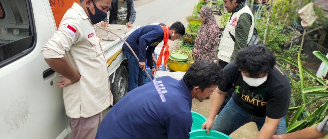 Pemuda Muhammadiyah dan MDMC Luwu Salurkan Bantuan ke Warga Terdampak Banjir