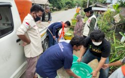 Pemuda Muhammadiyah dan MDMC Luwu Salurkan Bantuan ke Warga Terdampak Banjir