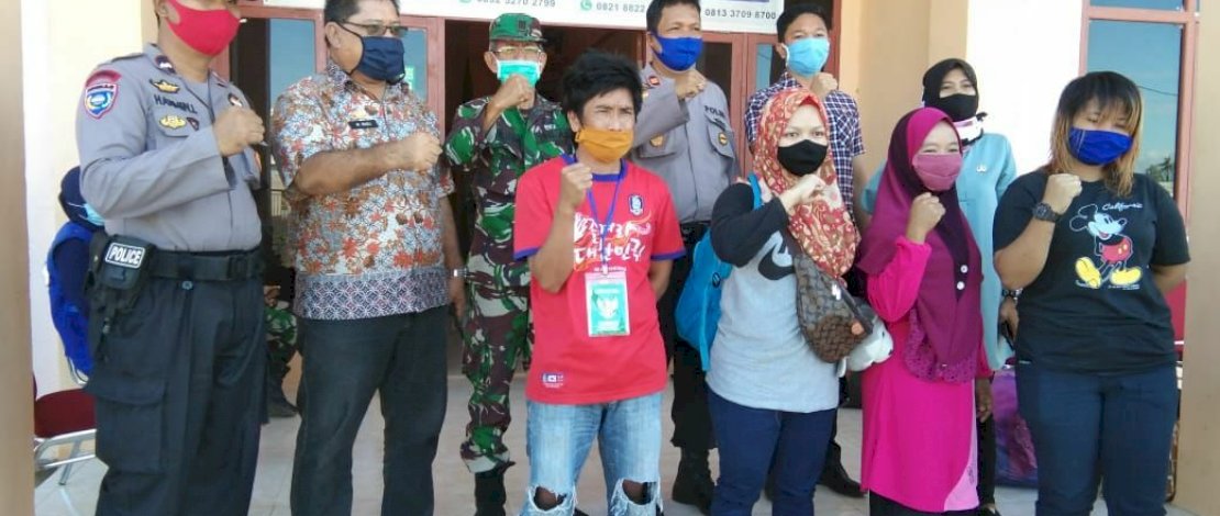 32 TKI dari Malaysia di Pinrang Dipulangkan ke Rumah Masing-masing 32 TKI dari Malaysia di Pinrang Dipulangkan ke Rumah Masing-masing