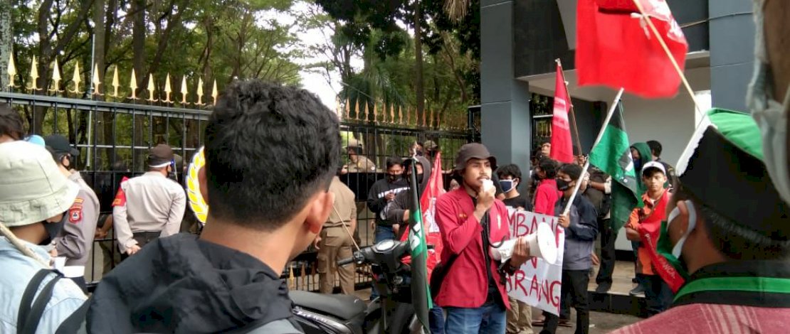 Mahasiswa Minta Gubernur Sulsel Hentikan Aksi Tambang Pasir