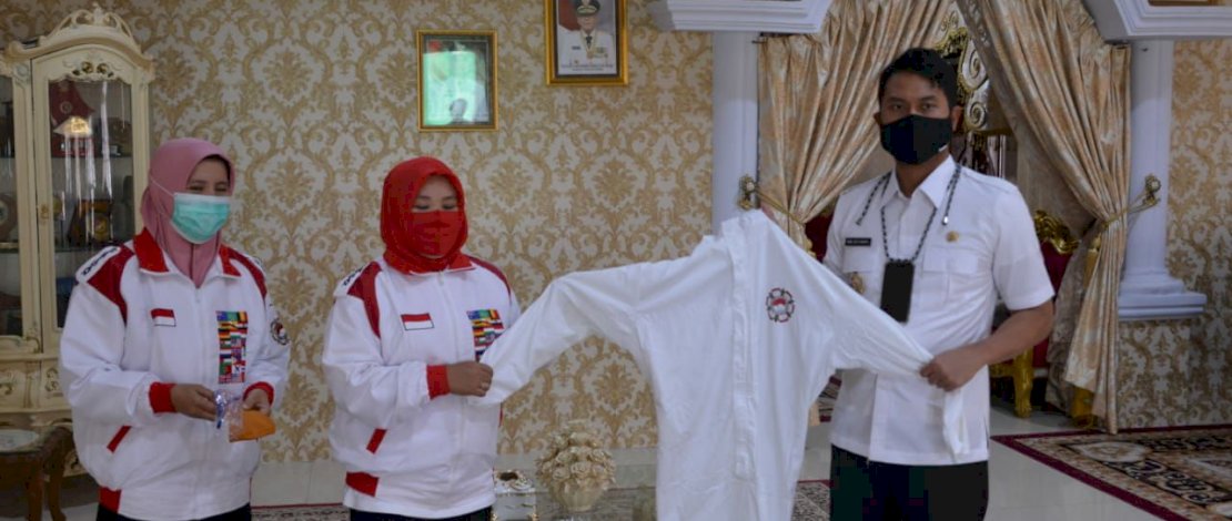 Pemkab Sinjai Dapat Bantuan APD dari Yayasan Milik Anak Soeharto Pemkab Sinjai Dapat Bantuan APD dari Yayasan Milik Anak Soeharto