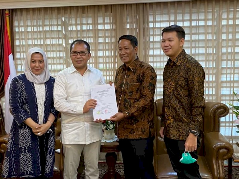 Bantah Isu Dibegal Calon Lain, Gerindra Serahkan Rekomendasi B1-KWK ke Danny-Fatma