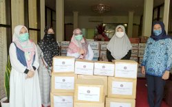 Melalui PKK Sulsel, PDGI Maros Serahkan Bantuan untuk Masamba