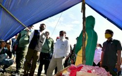 Kunjungi Masamba, Jusuf Kalla Semangati Relawan PMI hingga Anak-anak