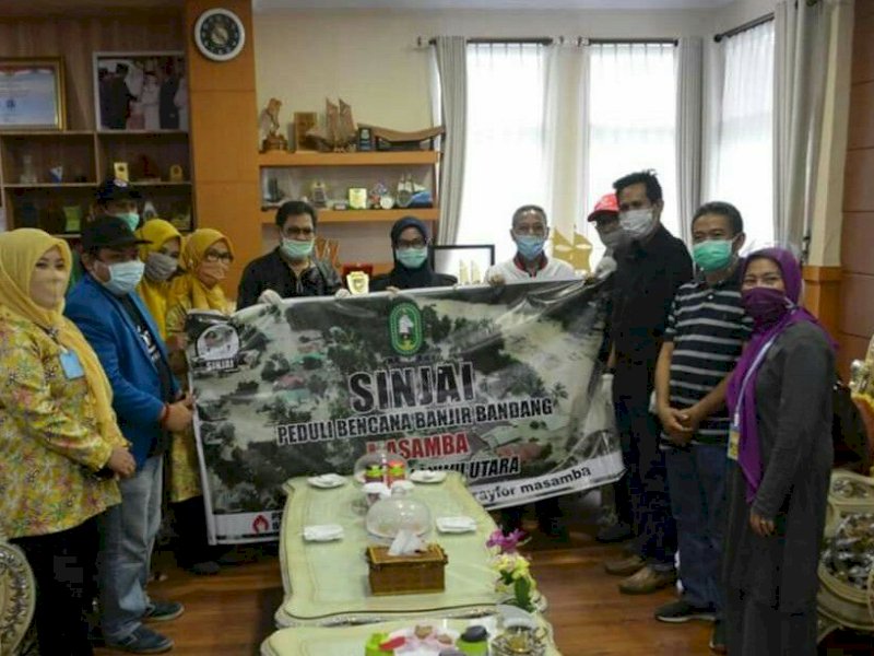 Sekda Pimpin Rombongan Pemkab Sinjai Bawa Bantuan ke Luwu Utara