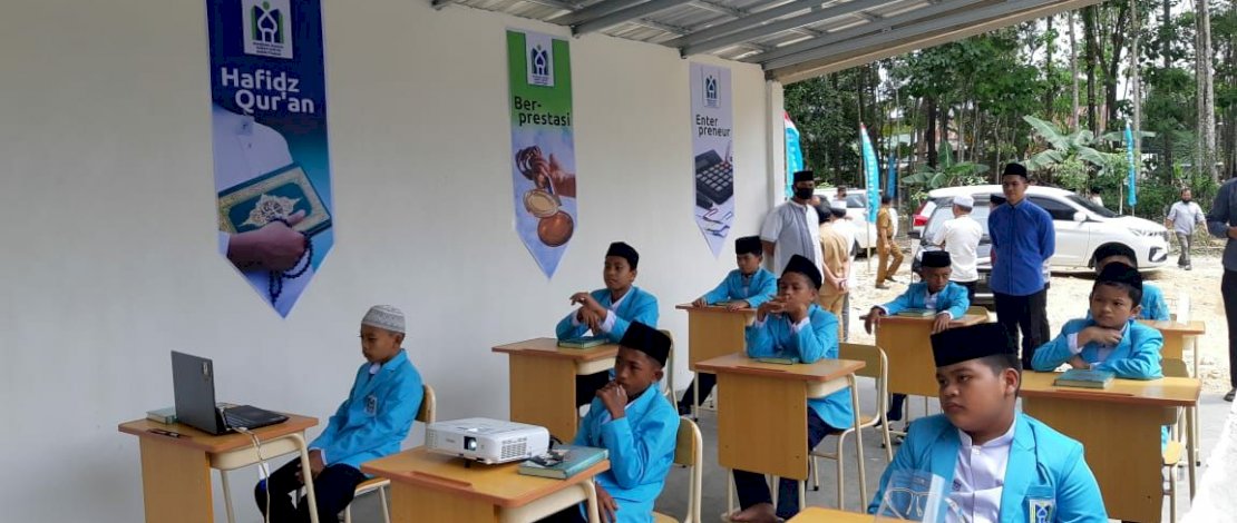 Suasana peresmian Sekolah Tahfidz Quraan di Cina. IST