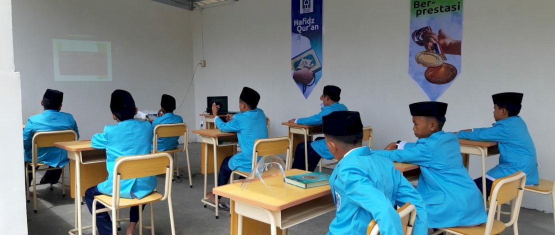 Suasana peresmian Sekolah Tahfidz Quraan di Cina. IST