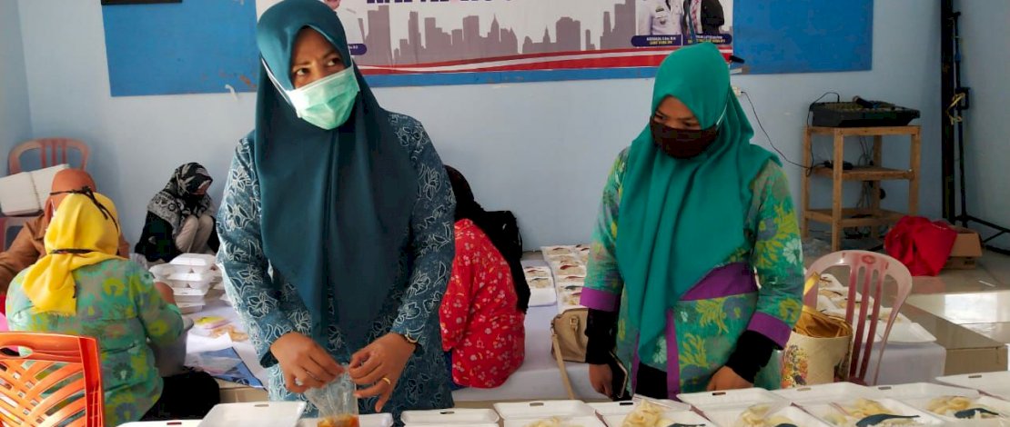 Dapur Umum Somba Opu Produksi Ratusan Nasi Dos Setiap Harinya