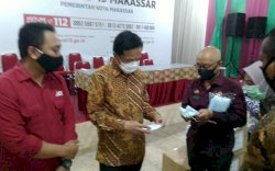 Kawan Lama Foundation Donasikan Masker dan Hand Sanitizer ke Pemkot Makassar