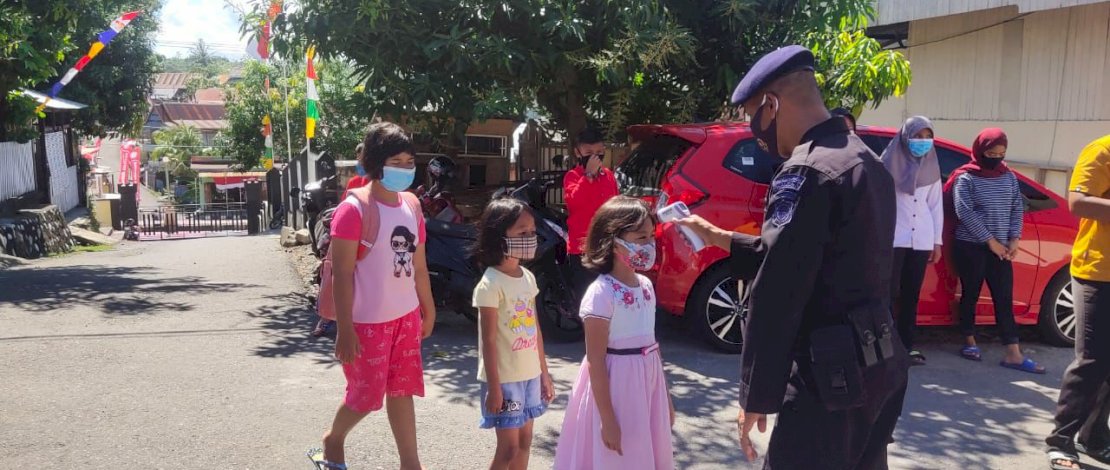 Luncurkan Program BRAIN, Brimob Parepare Bantu Anak-anak Kurang Mampu