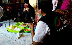 Suami Stroke, Hernida Berjuang Demi Keluarga di Tengah Pandemi⁣⁣⁣