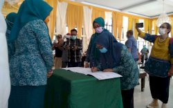 PKK Makassar Terima 5.000 Paket Bantuan Sembako dari PKK Sulsel