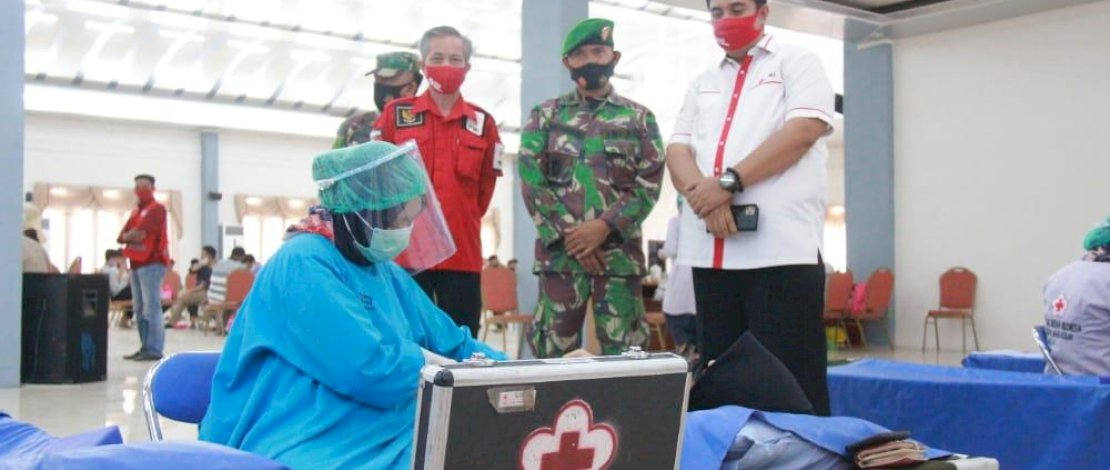 PMI Kabupaten Maros melakukan peringatan dengan menggelar kegiatan donor darah di Gedung Serbaguna Maros, Kamis (17/9/2020).