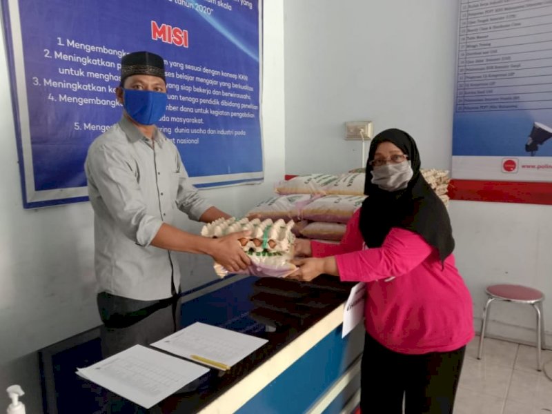Polinas Bagikan Sembako dan Uang Tunai kepada Seluruh Staf dan Karyawan