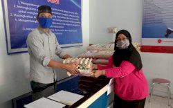 Polinas Bagikan Sembako dan Uang Tunai kepada Seluruh Staf dan Karyawan
