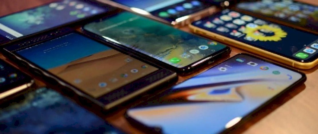 Kecanduan Gadget, Indonesia Jadi Pengguna Internet Lewat Ponsel Tertinggi di Dunia