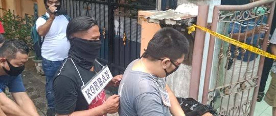 Adegan prarekonstruksi pembunuhan Elvina.