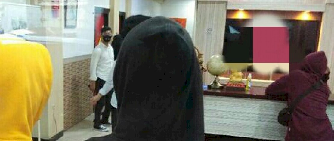 Prarekonstruksi pemerkosaan mahasiswi di salah satu hotel di Panakkukang. (Sumber:Detik)