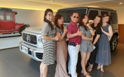 Pria Ini Hidup dengan 4 Istri dan 16 Selingkuhan Dalam Serumah