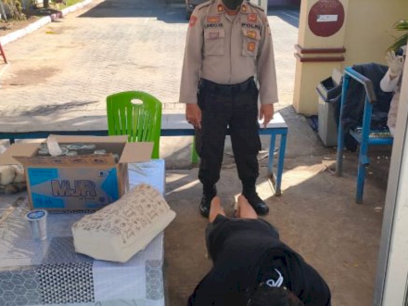 Tak Pakai Masker, Sejumlah Pegendara Motor di Makassar Disanksi Push Up