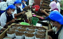 Buruh Murka, DPR Setarakan Rokok dengan Narkotika 