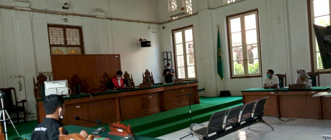 Suasana persidangan di PN Makassar.