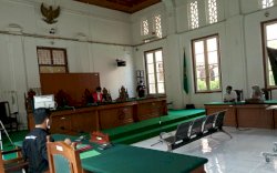 Pra-pradilan Ijul Dicurigai Hendak Digugurkan, LBH Makassar Minta KY Awasi Hakim