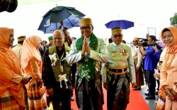 Gubernur Sulsel Mulai Sosialisasikan Salam ‘Anti Corona’