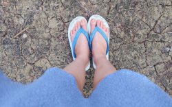 Sering Pakai Sandal Jepit Ternyata Bisa Ganggu Kesehatan