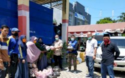 Pemkab Takalar Salurkan Bantuan Sembako untuk Warga Salaka 