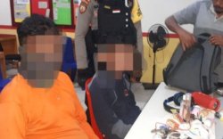 Pasangan Sesama Jenis Kepergok Bercumbu, Ada Ditemukan Kondom