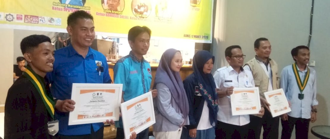 Kamis, 12 Maret 2020. Serikat Mahasiswa Muslim Indonesia (SEMMI) Sulawesi Selatan, menggelar dialog publik, di Wakrop Gaya. Tempatnya di Jl. Tun Abdul Razak Hertasning.