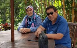 Kisah Istri Prof Idrus Temani Suaminya di Ruang Isolasi