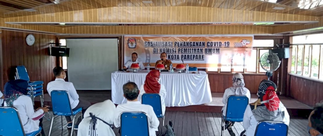 Sosialisasi penanganan Covid-19 yang dilakukan KPU Kota Parepare.
