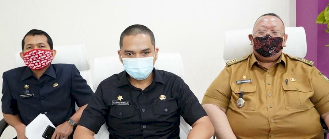 Kadis Kominfo Sumsel H Achmad Rizwan (tengah).