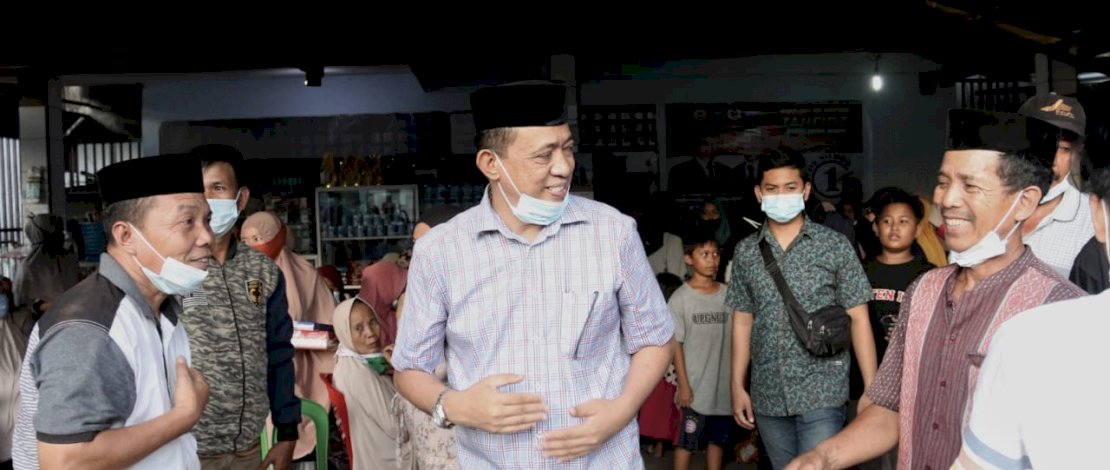 Andi Tajerimin menyapa warga Kelurahan Taroada, Kecamatan Turikale, Kabupaten Maros.
