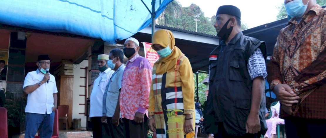 Pengukuhan Tim Relawan Mamminasata dipusatkan di Kecamatan Simbang, Jumat, 9 Oktober 2020.