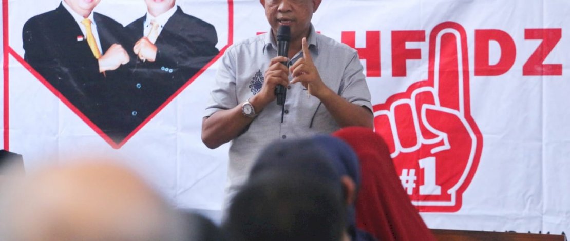 Calon Bupati Maros, Andi Tajerimin saat menemui para pendukungnya. 
