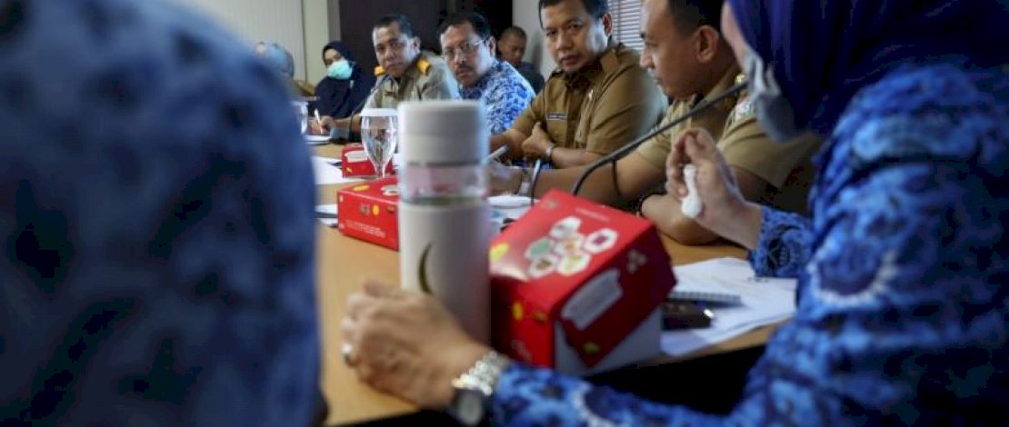 Suasana rapat pembentukan gugus tugas percepatan penanganan Covid-19 di Kota Makassar.