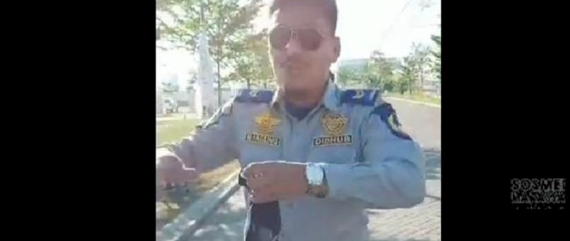 Tangkapan layar petugas Dishub Sulsel tak mengenakan masker saat bertugas.