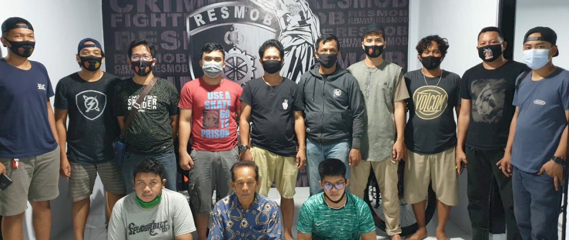 Ketiga pelaku saat dibekuk Resmob Polres Pinrang. Ketiga pelaku saat dibekuk Resmob Polres Pinrang.