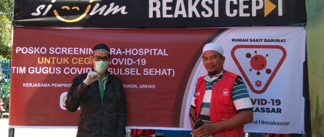 Tim Gugus Covid-19, mendirikan posko screening pra hospital, di halaman RSU Sayang Bunda, Makassar.