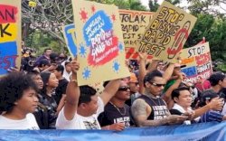 Jerinx 'SID' Cs Gelar Demo Tolak Rapid Test, Gubernur Bali Tak Beri Sanksi