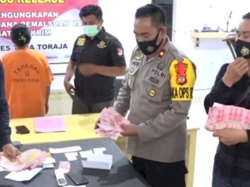 Lancar Saat Beli Sayuran dan Pakaian, IRT Pengedar Uang Palsu Ini Terciduk Saat Hendak Transfer via BRILink