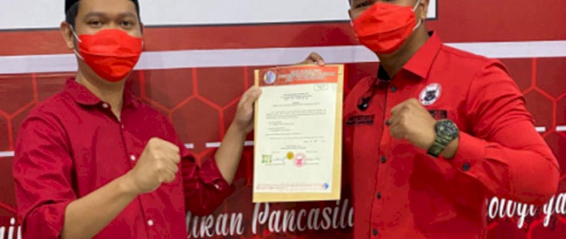 Fadli Ananda dan Uji Nurdin (kanan).