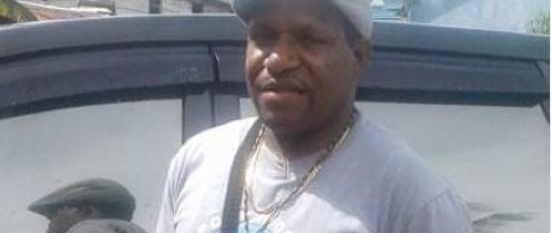 Uraminus Tabuni dan pemakaman Konstan Kosay.