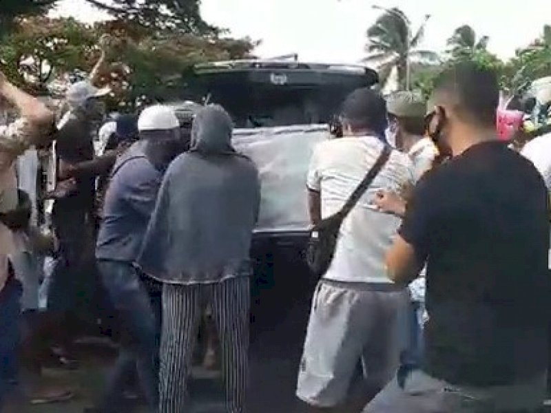 Adang Mobil Jenazah, Keluarga Korban Hendak Rebut Jasad Covid-19