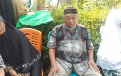 Saat Kepalanya Dicangkul Anak Kandungnya, Ibu Masih Pakai Mukenah